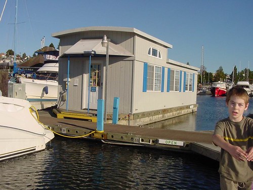House boat for rent