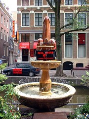 Penis Fountain di Red Light District, Amsterdam, Netherlands