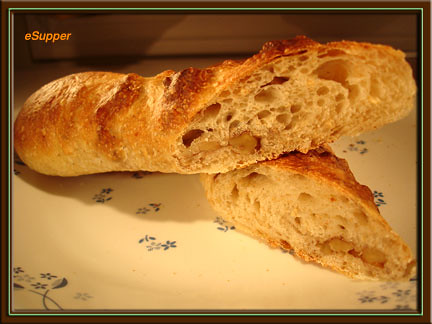 Bread-baguette-with-walnut