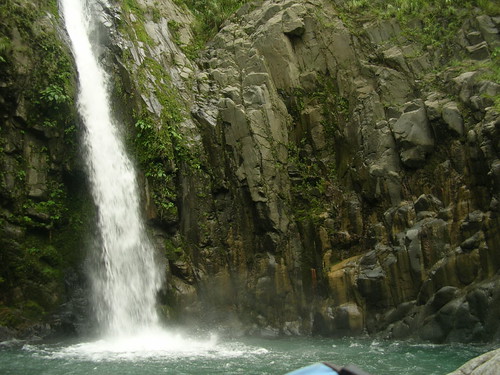 pinatubo falls cliff