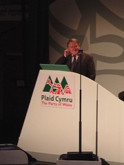 Dafydd Iwan yn annerch cynhadledd Plaid Cymru 2005-09-17