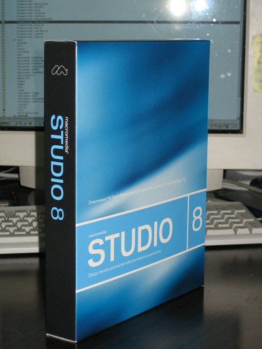 Studio8Box_02