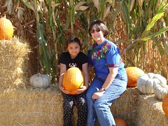 Bina ad Bubbe and the Pumpkin Patch