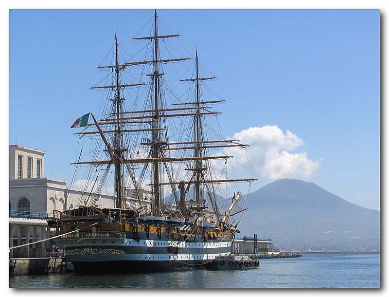 foto del 15 maggio 2005 alla fonda nel porto di Napoli