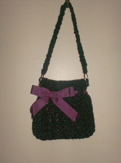 Free Crochet Pattern ckct-hoboBag Hobo Bag : Lion Brand Yarn Company
