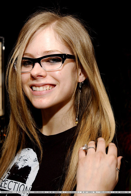 Avril Lavigne Fashion. On Passion for Fashion you will find everything you need on Avril-lavigne.