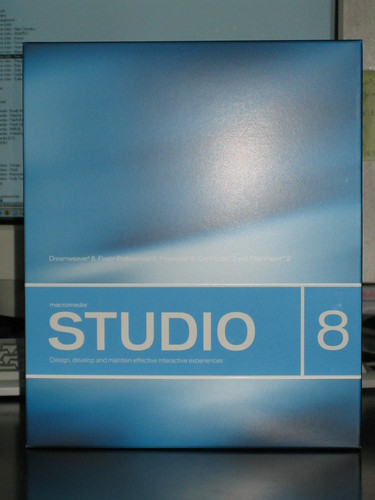 Studio8Box_01