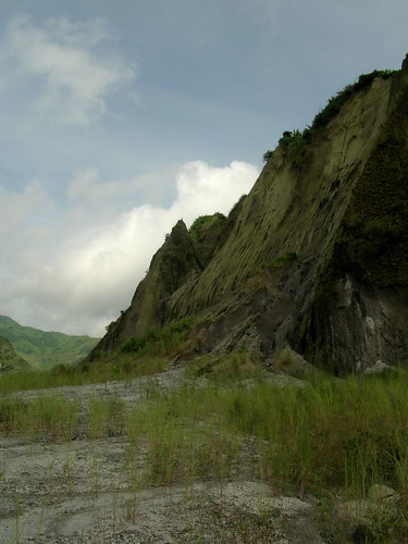 pinatubo mountainface 5