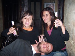 Tres locos un martes, por Granada buscando un sitio donde alcoholizarse, como véis lo consiguieron