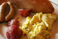 campagne eggs sausage