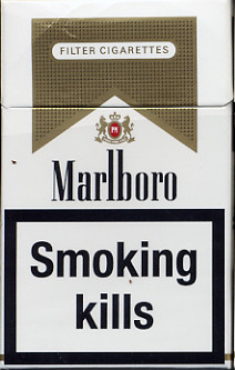 Los ingleses tampoco se quedan cortos... además en los aeropuertos te venden el tabaco en 'inglish'