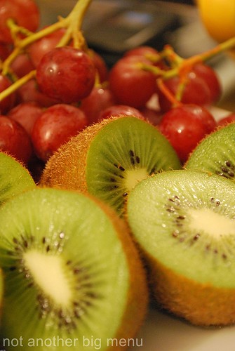 Grapes and kiwi 1