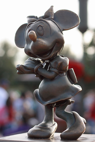 mouse statue