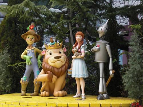 Universal Studios Japan: Magical Oz-Go-Round