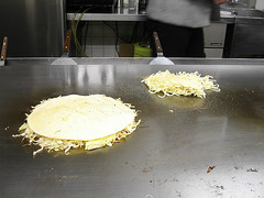Okonomiyaki, process 3