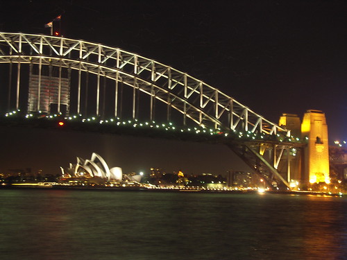Die Harbour Bridge und das Opera House bei Nacht