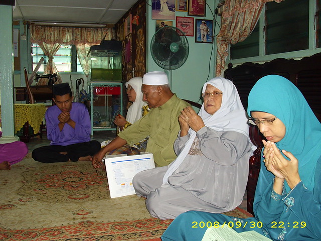  hari raya 2008 memohon doa restu dari illahi setelah selesai takbir ...
