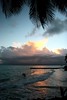 Dernière baignade avant la nuit en Guadeloupe