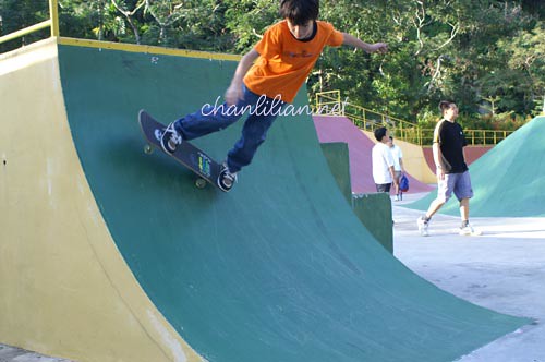 skateboarding2
