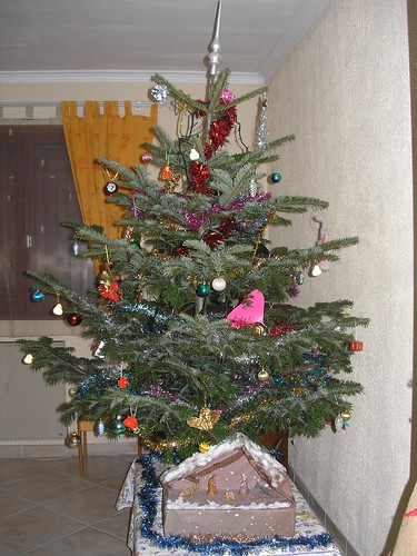tree and nativity
