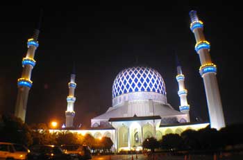 blue-mosque at shah alam