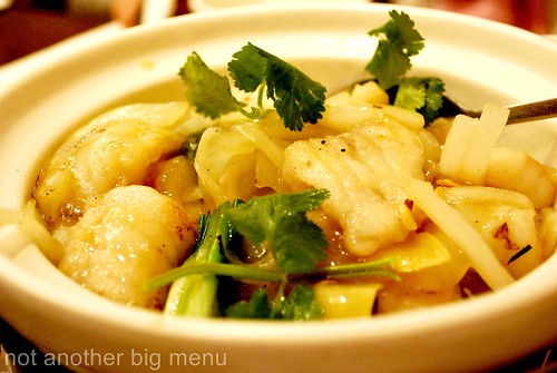Fish with spring onion and ginger hotpot £10.50