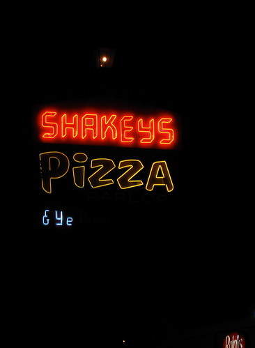 Shakeys Pizza & Ye