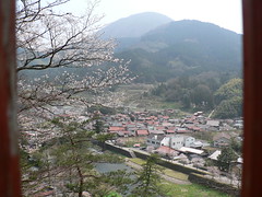Tsuwano depuis le chemin qui mêne au temple dans la montagne