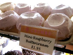 mini raspberry cupcakes