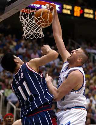 Ostertag dunks on Yao