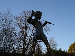 Peter Pan statue