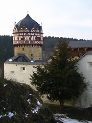 IMG_8773 Zwinger und roter Turm auf Schloss Burgk