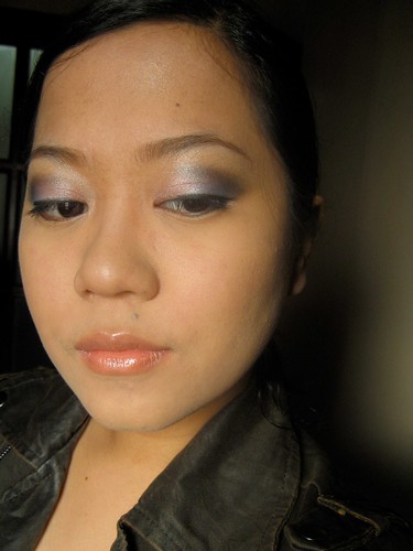  I've been wearing lately, so I thought of a smoky blue and pink eye.