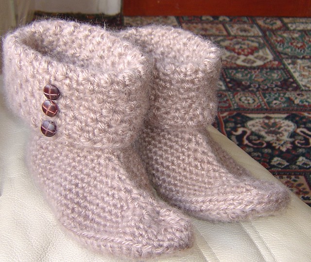 Hand Knit Slippers boots - Free Web Generated Knitting Patterns