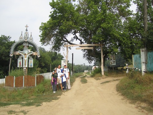 Călătoria familiei Filat prin Codrii Moldovei la ieşirea spre satul Horodca