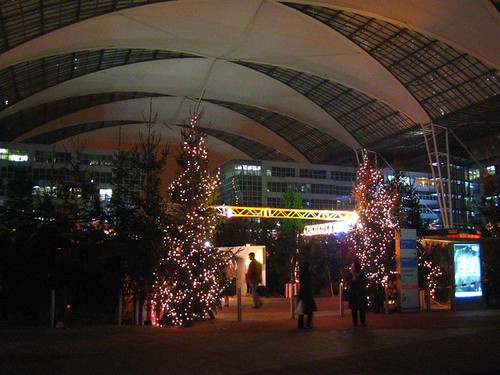 空港外のクリスマスマーケット