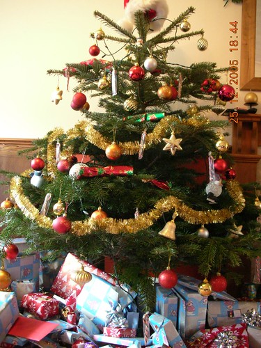 Complete tree with pressies
