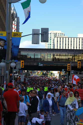 The Crowd on Rideau St