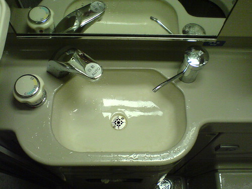 高鐵洗手間－洗手檯