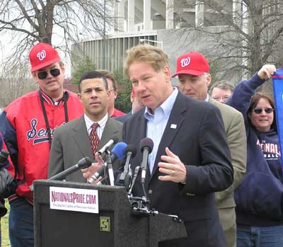 Politicians (and a few partisans) protest MASN-Comcast  District of Baseball.jp
