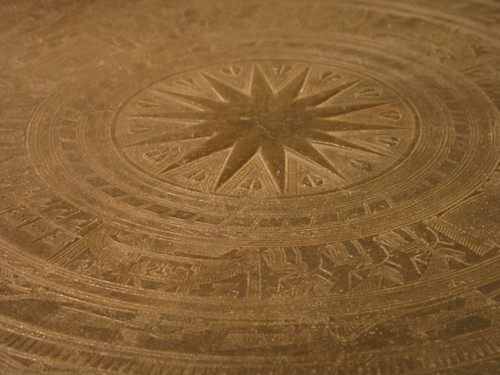 古雲南滇文化銅鼓面精細的花紋