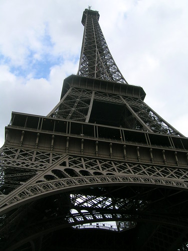 Torre Eiffel desde abajo