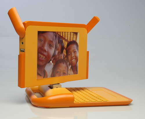 laptop-orange-rotate