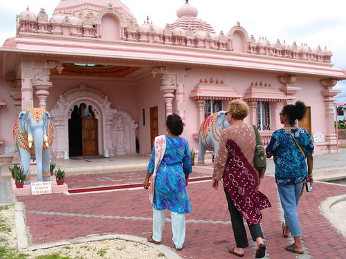 Hanuman Murti & Dattatreya Yoga Centre & Mandir