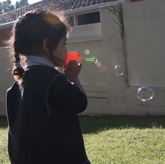 heave bubbles, not flying away