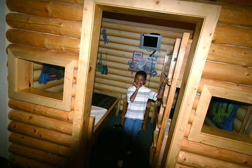 kids cabin inside room