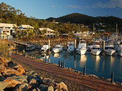 Late afternoon at the Airlie Beach Harbor