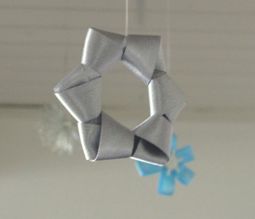 silver ribbon star ornament