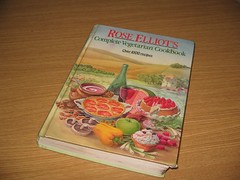 Rose Elliot's complete vegetarian cookbook