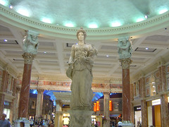 Caesar's Palace - Forum Shop Statue